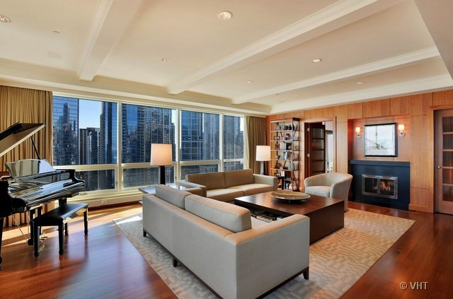 Luxury Dog Friendly Condos For Sale in Downtown Chicago